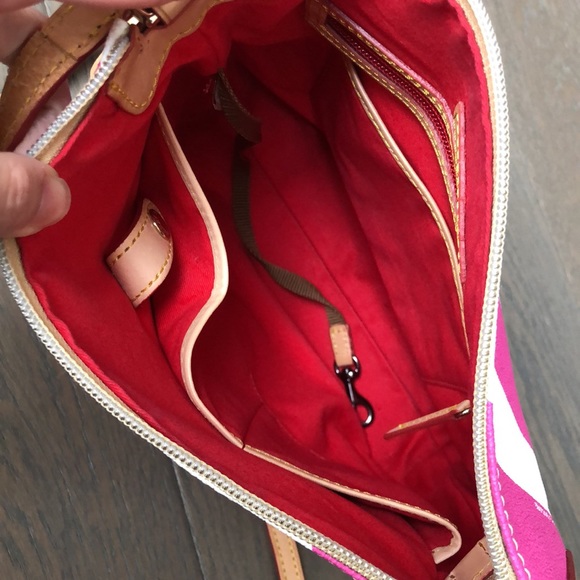 Chevron Stefano Leather Dooney & Bourke Crossbody Bag - Picture 7 of 8